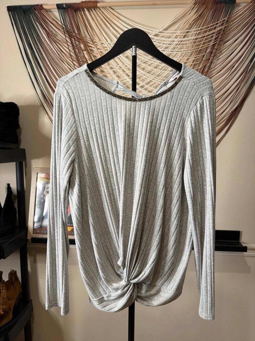 Juicy couture EUC sweater with jewel neck embellishment XL 2244